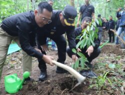 Peringati HUT Ke-34 Perumdam Tirta Kencana Gelar Ruwatan dan Tanam Pohon