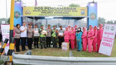 Wakapolres Jombang Bersama Bhayangkari Tinjau Pospam Dan Posyan Operasi Lilin Semeru 2024