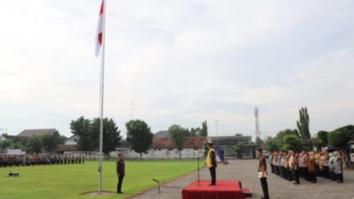 Pj Bupati Jombang Ajak ASN Lebih Optimis dan Semangat Pada Apel Perdana 2025