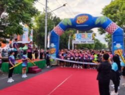 PJ Bupati Jombang Lepas Peserta Oxy Fun Run 2025