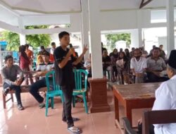 Warga Rejoagung Jombang Geruduk Balai Desa Tuntut Tutup Peternakan