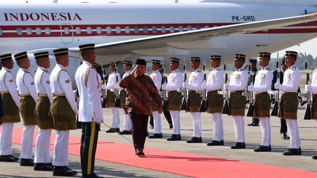 Presiden Republik Indonesia, Prabowo Subianto tiba di Bunga Raya Complex, Bandara Internasional Kuala Lumpur, Malaysia, pada Kamis, 9 Januari 2025, sekitar pukul 10.00 waktu setempat