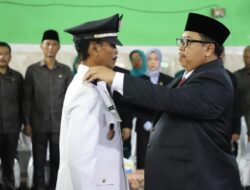 Bupati Jombang Abah Warsubi Lantik Suharto Sebagai KDAW Desa Pulolor