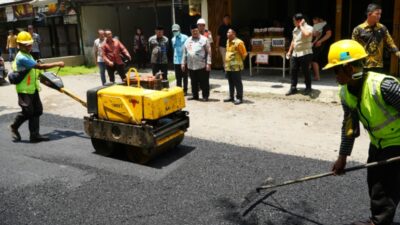 Gerak Cepat Bupati Jombang Warsubi Atasi Jalan Rusak Jelang Hari Raya
