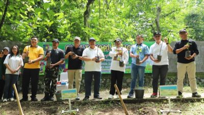 Jombang Tanam 500 Pohon Dan Tebar 1.200 Benih Ikan, Wujudkan Ekoteologi Dalam Peringatan HMPI Dan HAB Kemenag Ke-80