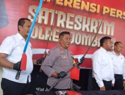 Satreskrim Polres Jombang Gagalkan Aksi Tawuran, Amankan Pemuda Pembawa Sajam Dan Bom Bondet Rakitan