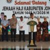 Bupati Warsubi Sambut Kepulangan Jemaah Haji Kloter 60 Dan 61 Di Pendopo Kabupaten Jombang