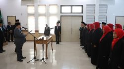 Bupati Warsubi Lantik Pejabat Administrator, Pengawas, Dan Kepala Sekolah Di Ruang Swagata Kabupaten Jombang